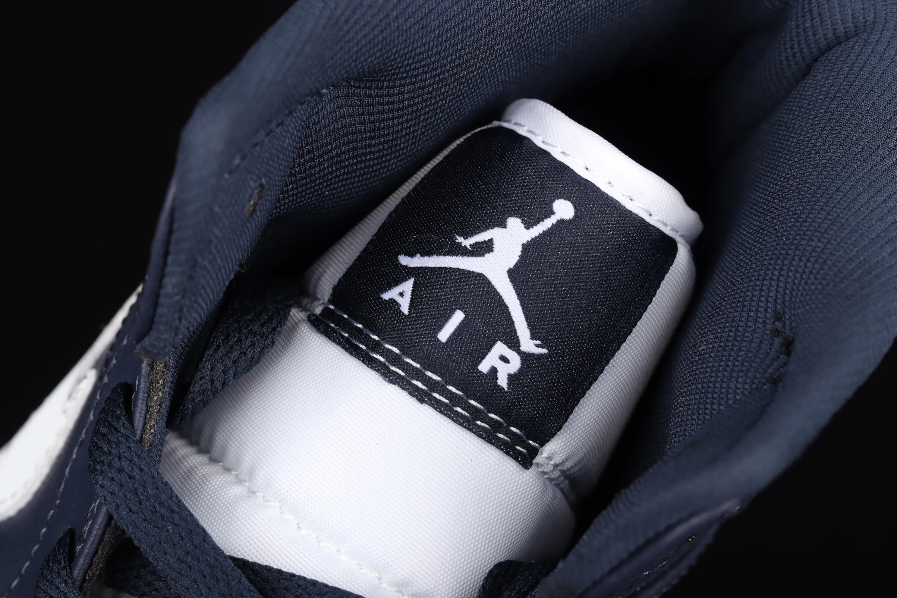 All categories Air Jordan Jordan series basketball shoes Air Jordan 1 Mid Air Jordan 1 Mid SE AJ1 Joe 1 dark blue China basketball shoes 554724-402